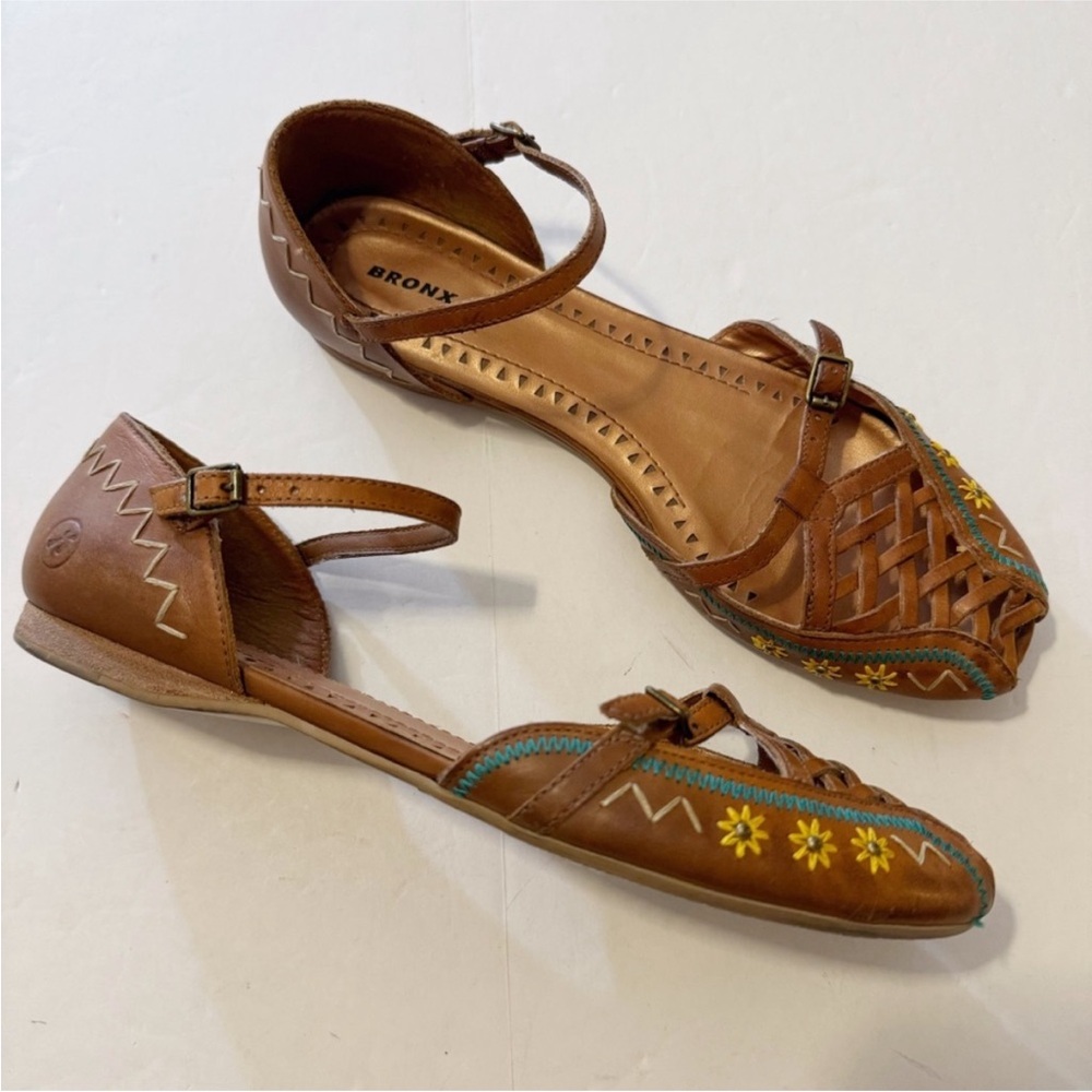 Bronx Ulli Leather Sandals with Embroidered Detail
